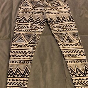 LulaRoe black and white leggings